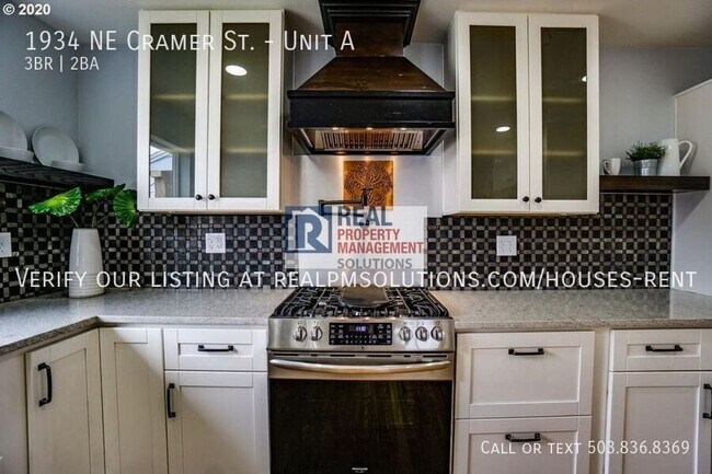 Building Photo - 1934 NE Cramer St