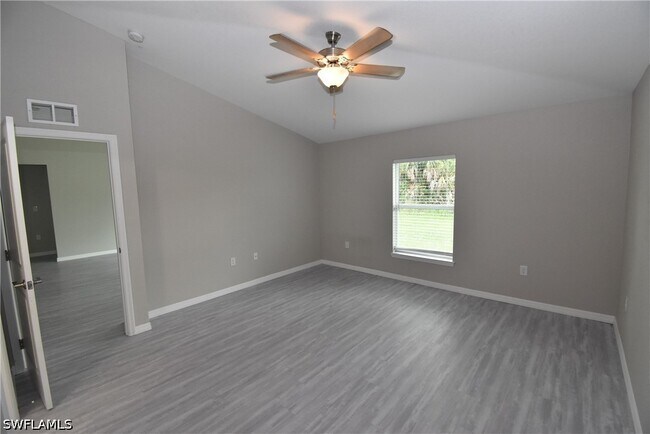 Building Photo - 1544 Waldorf Dr