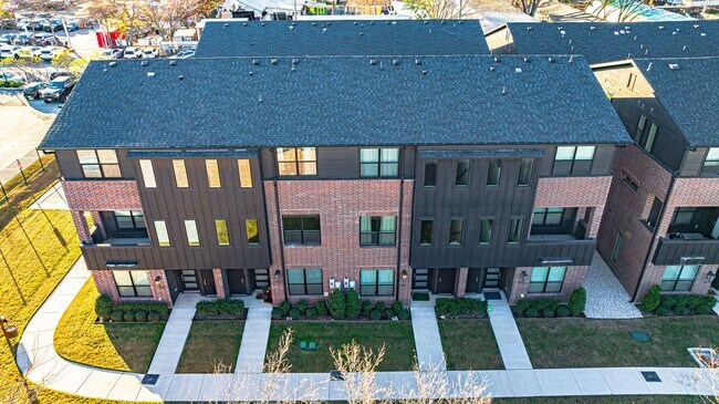 Building Photo - 2830 Addison Park Ln