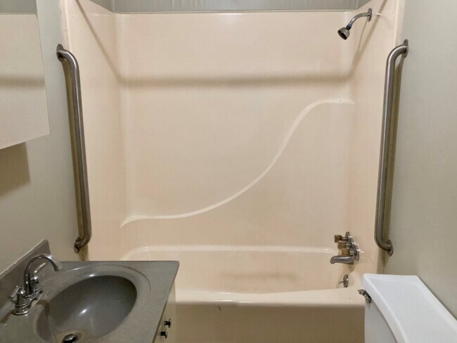 Building Photo - 117 Parkburg Rd