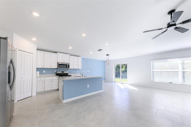 Building Photo - 23251 Quasar Blvd