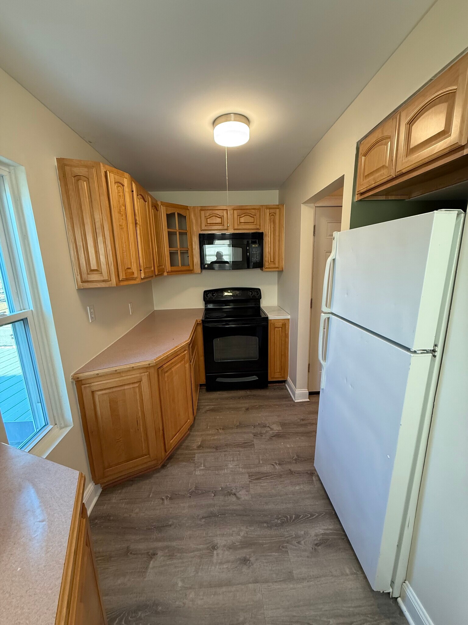 Building Photo - 95 Lake St