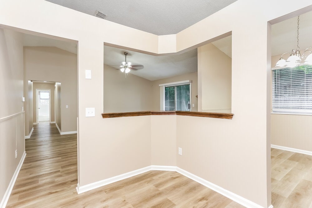 Building Photo - 1704 Sandy Hollow Loop