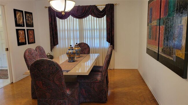 Building Photo - 638 S Owl Dr