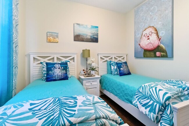 Building Photo - Exquisite & Breathtaking 2 Bedroom 2 Bath Condo Fully Furnished