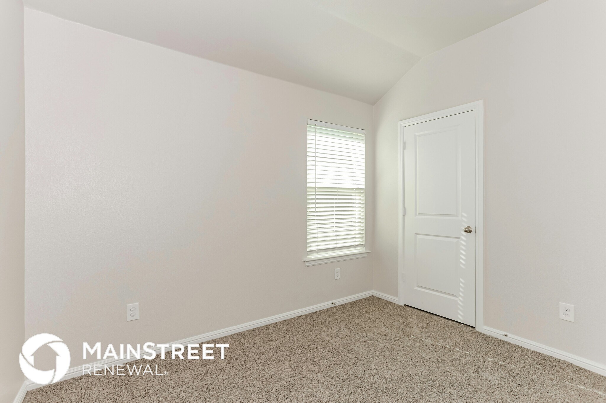 Building Photo - 10024 Poinsett Wy