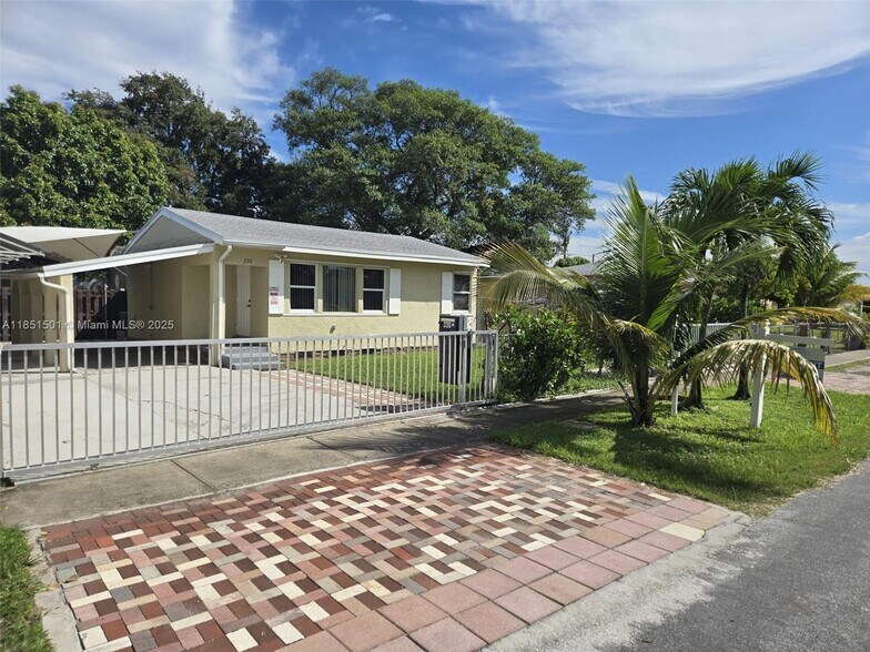 Primary Photo - 330 SW 13th St