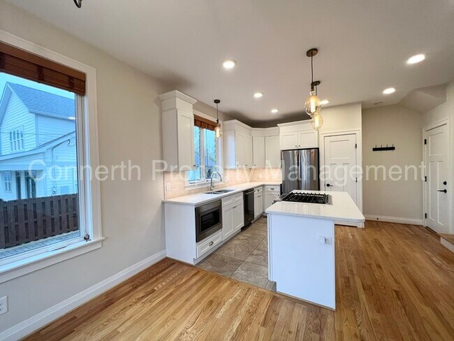 Building Photo - 1615 Porter Ave