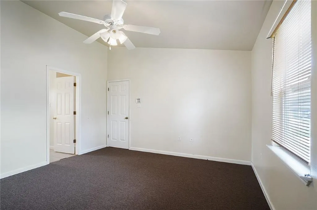 Building Photo - 370 Cedar Ln