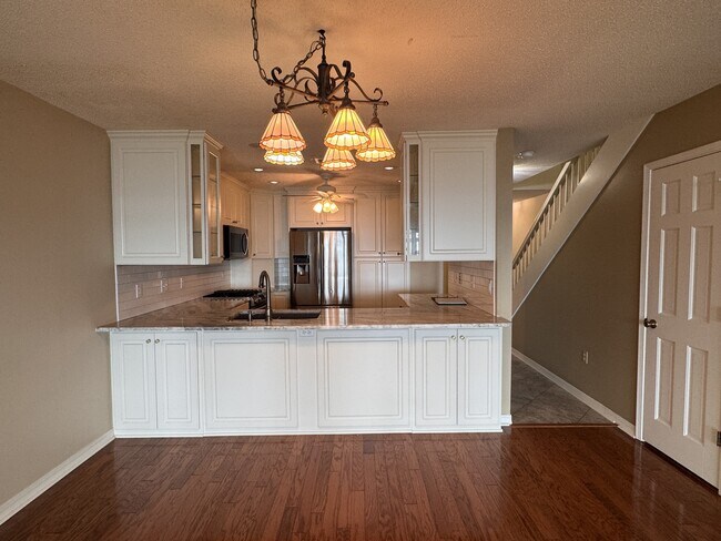 Building Photo - 806 Regatta Cir