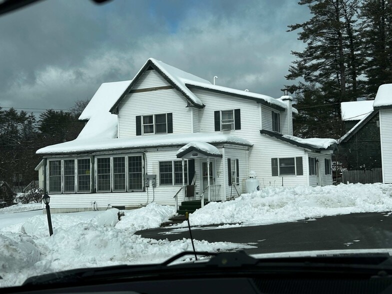 Side View - 302 Lake Ave