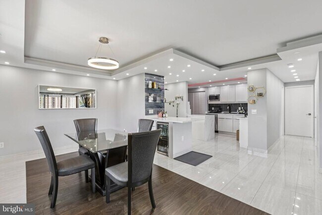 Building Photo - 6101 Edsall Rd