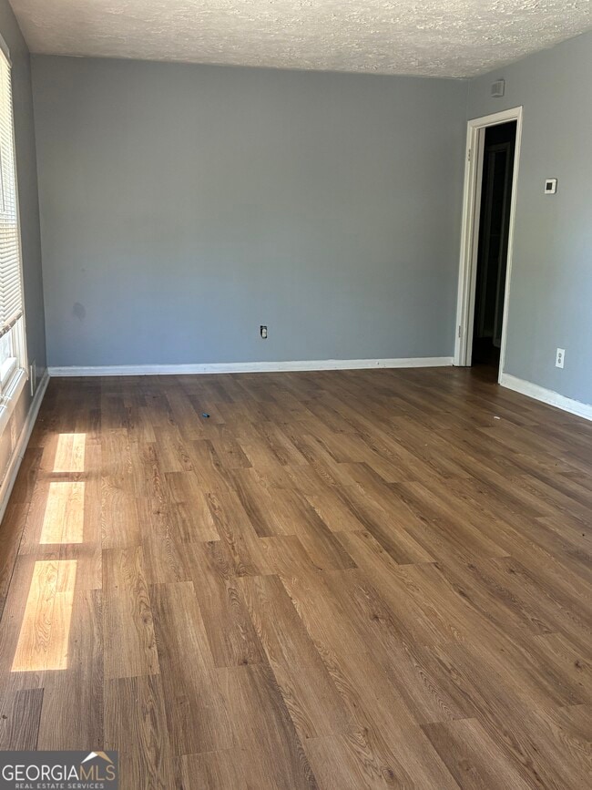 Building Photo - 240 Springside Dr SE