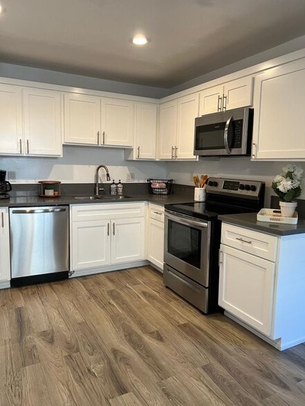 Building Photo - 315 Junipero Ave