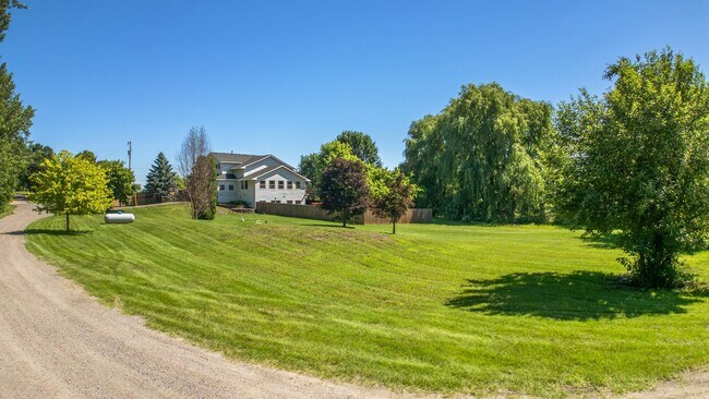 Building Photo - 645 US-12