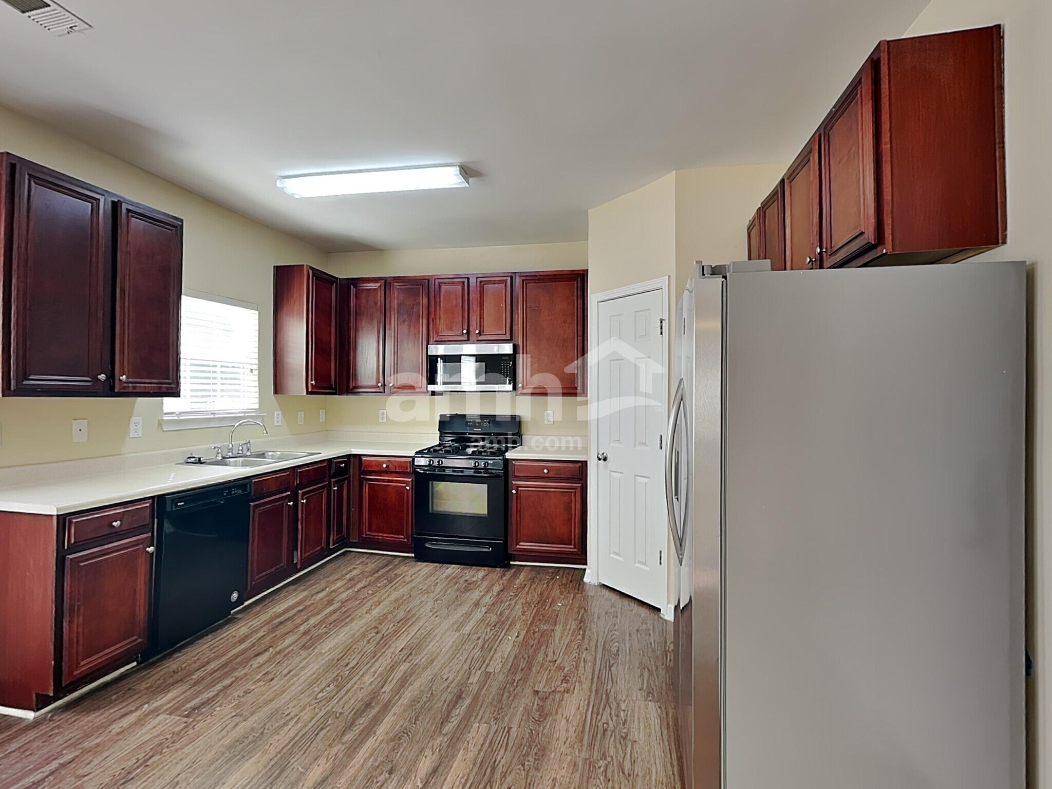 Building Photo - 3511 Umatilla Ln SW