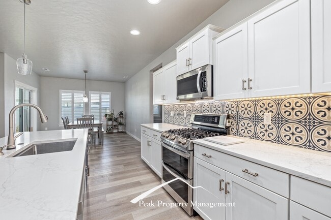 Building Photo - 18272 N Wild Goose Ave