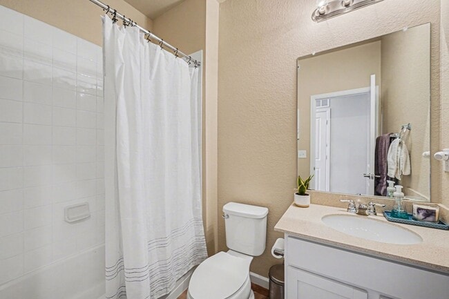 Building Photo - Gorgeous 3 bed 2.5 bath Home Available in Parker!
