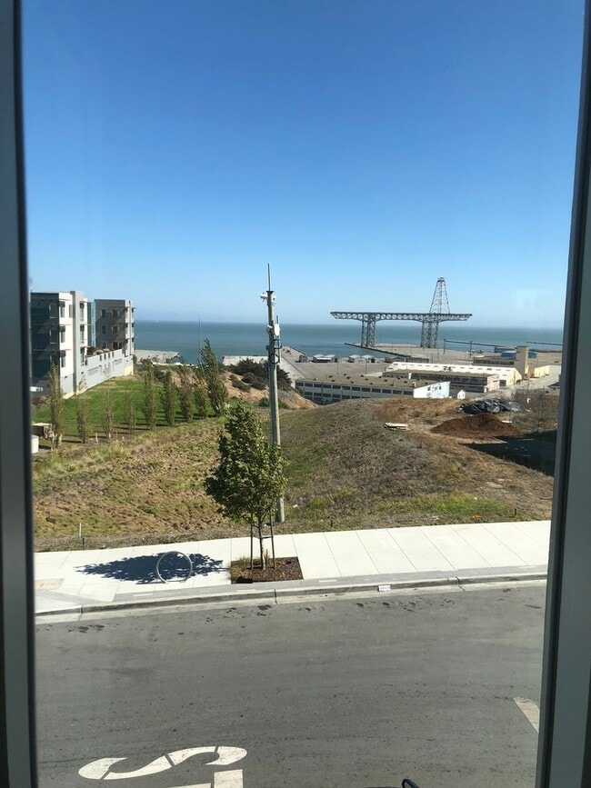 Building Photo - SF Shipyard - 3 BR, 2.5 BA Townhouse 1,437 Sq. Ft. - 3D Virtual Tour, 2-Car Garage