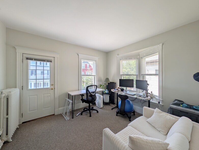 Building Photo - 42 Lowden Ave