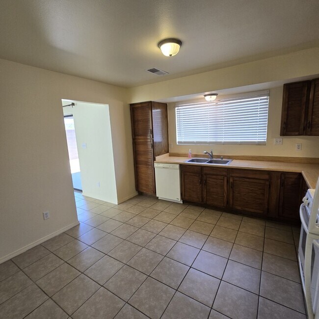 Building Photo - 1489 Gadwall Rd NE