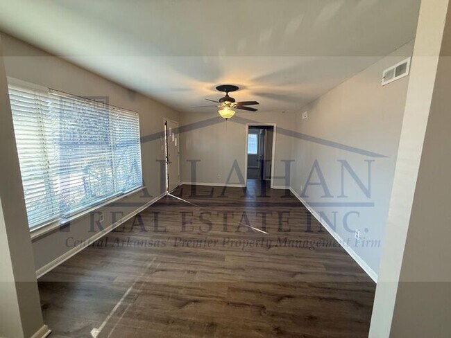 Building Photo - Lakewood 3 bedroom Home