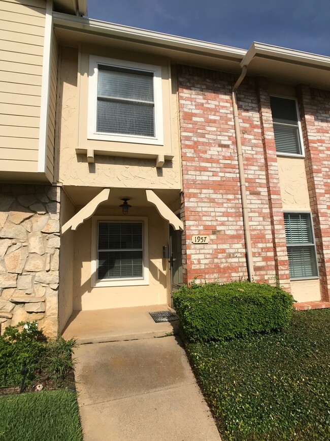 Building Photo - Grapevine Texas Condo for rent