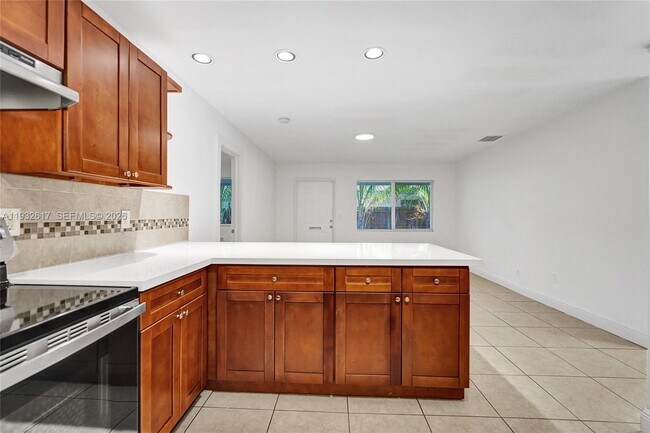 Building Photo - 30 SW 8th St