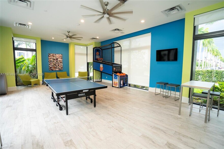 Building Photo - 4700 NW 84th Ave