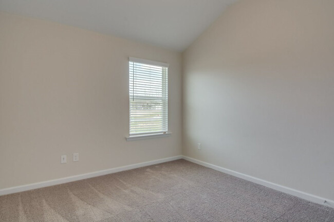 Building Photo - 403 Amesbury Dr