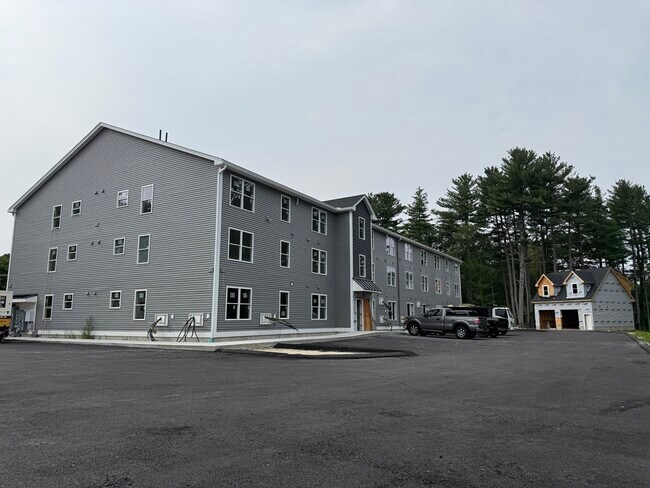Building Photo - 251 Sladen St
