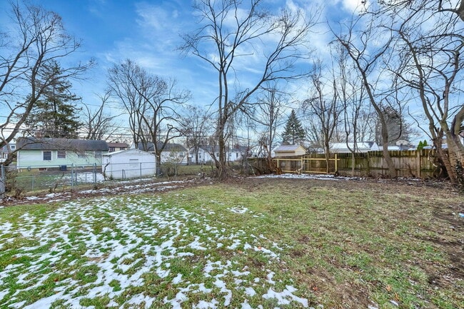 Building Photo - 118 N Kellner Rd