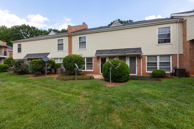 Building Photo - 4609 Coronado Dr