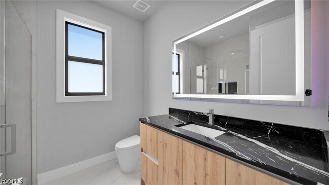 Building Photo - 1521 NW 37th Ave