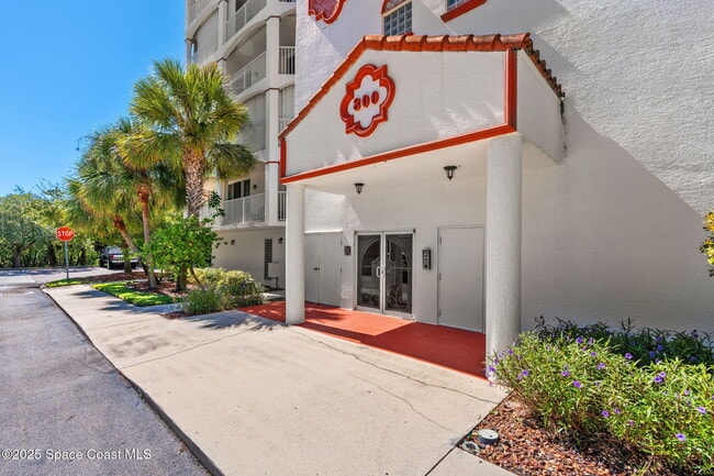 Building Photo - 800 Del Rio Way
