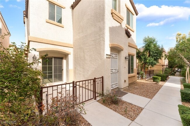 Building Photo - 8941 Glass Gallery Ct