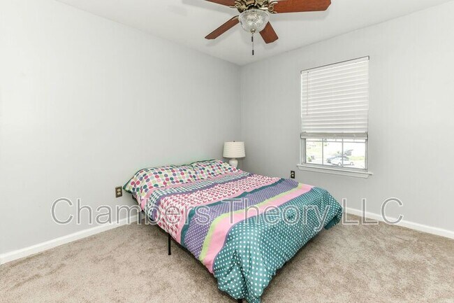 Building Photo - 565 Radford Terrace NE