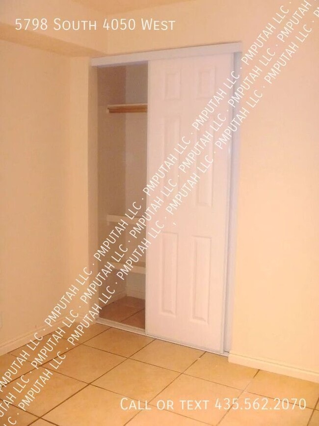 Building Photo - 5798 4050 W St