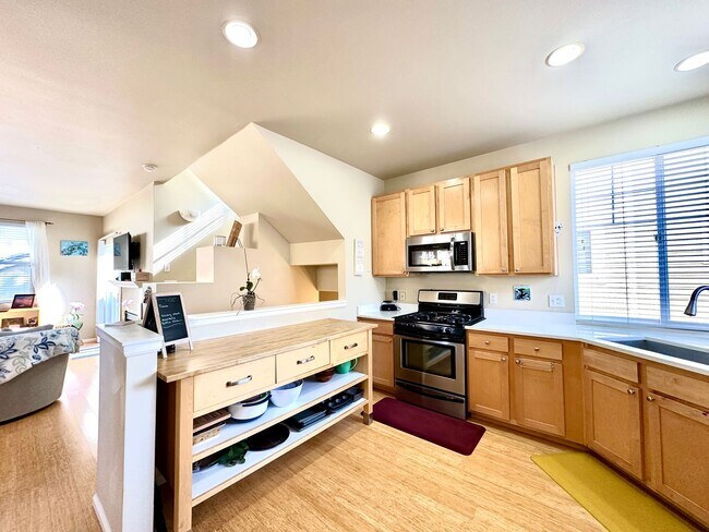 Building Photo - 3bd/2.5ba Sammamish Townhouse