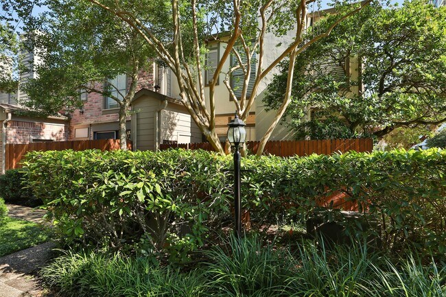 Building Photo - 1201 McDuffie St