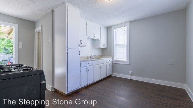 Building Photo - 2307 University Ave NE