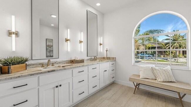 Building Photo - 5601 Almar Dr
