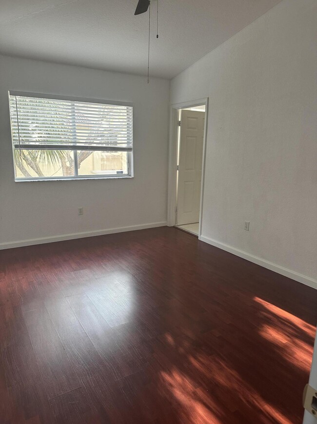Building Photo - 2526 SW 83rd Terrace