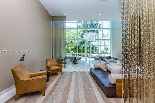Building Photo - 2020 N Bayshore Dr