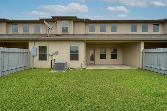 Building Photo - 15331 Westland Gate Dr