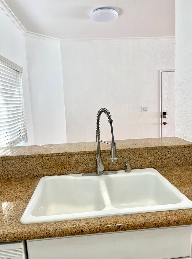 Building Photo - 7632 Topanga Canyon Blvd