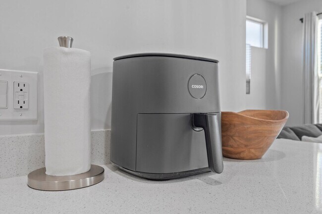 Building Photo - 3757 E Van Buren St