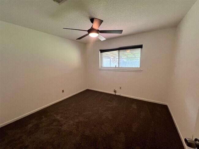 Building Photo - 11730 Alamo Dr