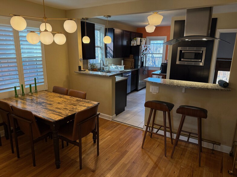 Building Photo - 3423 St Paul St