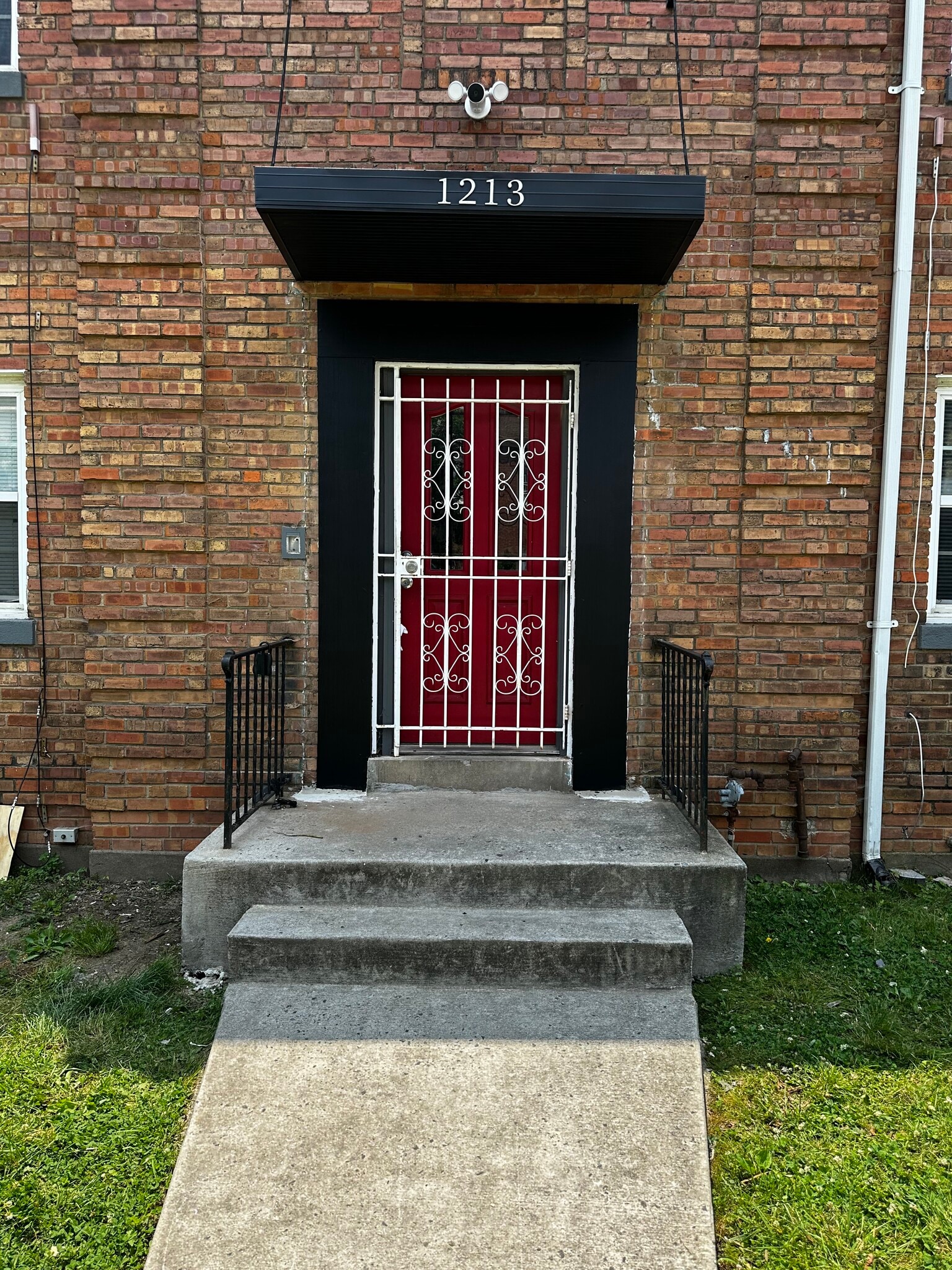 Building Photo - 1213 Raum St NE
